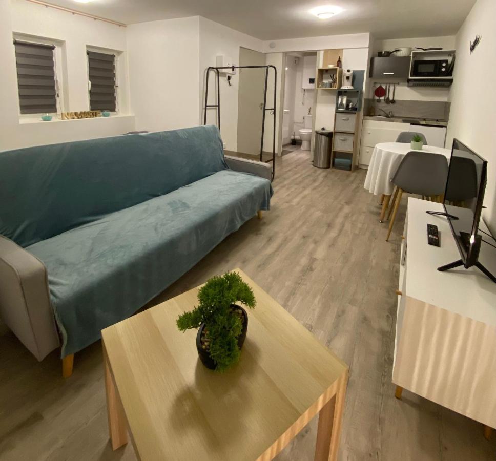 Studio Confortable Au Centre De Manosque Exterior foto